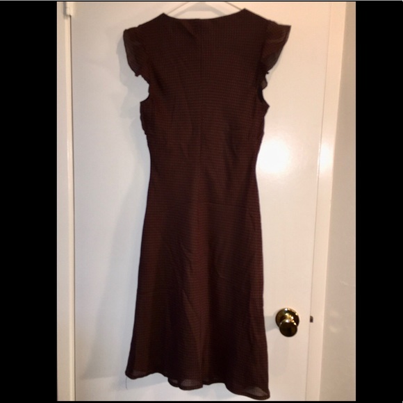 SOLD - beautiful flattering dress, size 4 see pics - Picture 5 of 11
